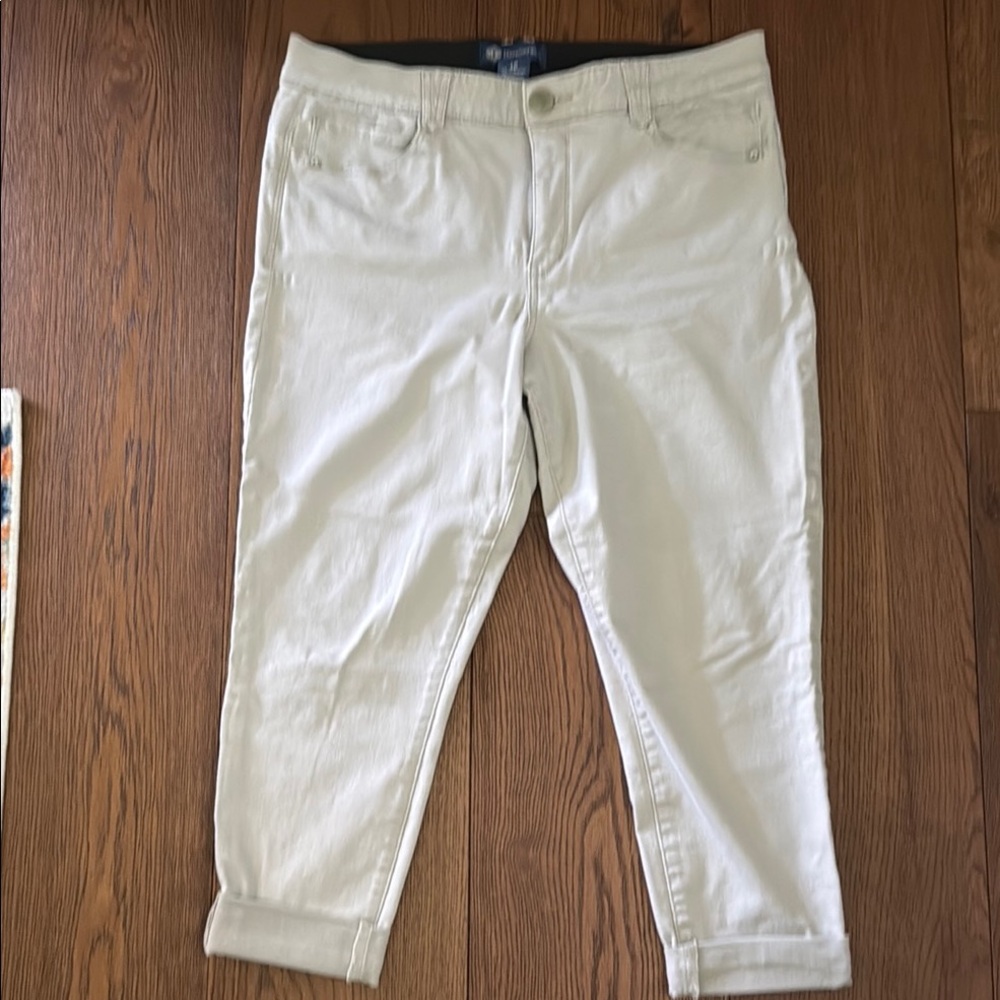 Like New Democracy Khaki Ankle Cropped Jeans